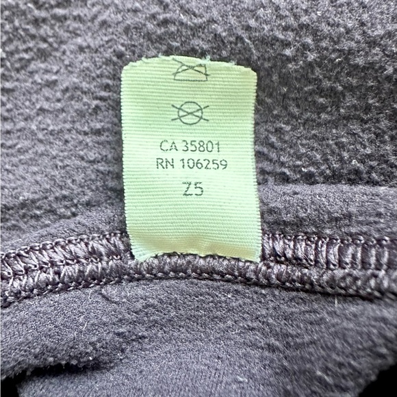 Lululemon Women’s Toasty Tech Tight Legging 28” Cyber Purp. Size 6. Gently Used. - Picture 6 of 9